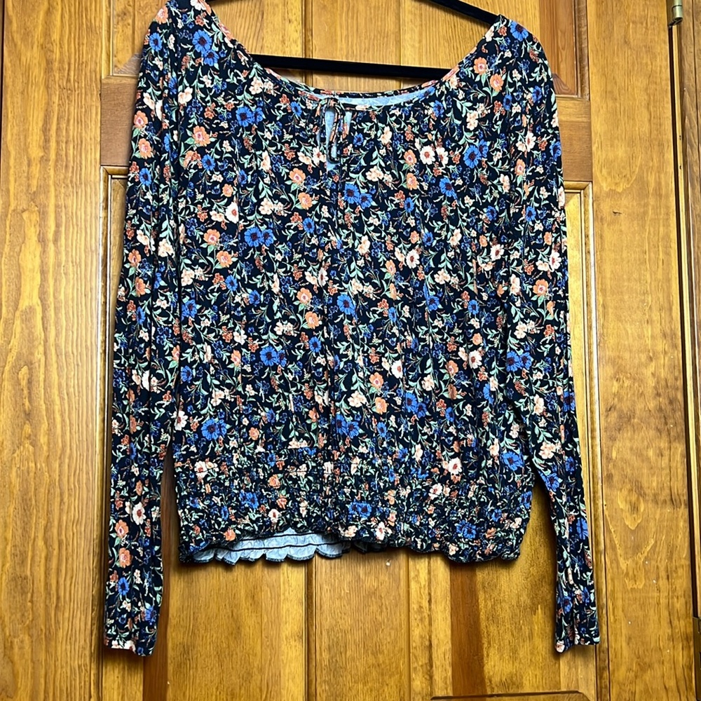 Women's XL American Eagle Peasant Top - Black With Floral Print - SUPER SOFT !